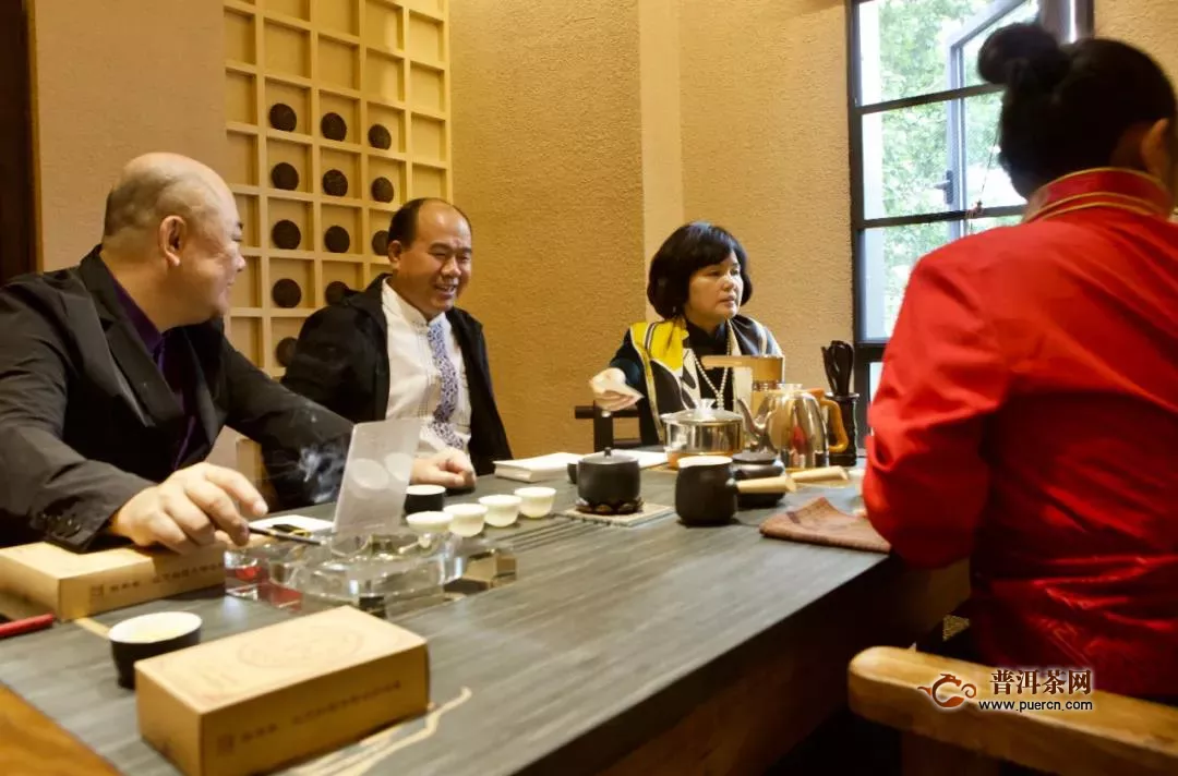 　　陈柳滨总经理，出席“西藏健康茶展示展销中心”落成及揭幕仪式
