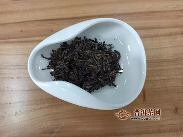 合适当口粮茶:2014年下关沱茶绿盒甲级沱茶