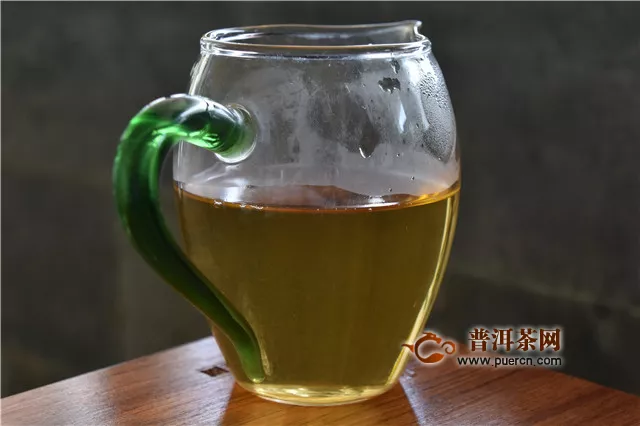 普洱茶中的茶毫决定普洱茶的好坏？