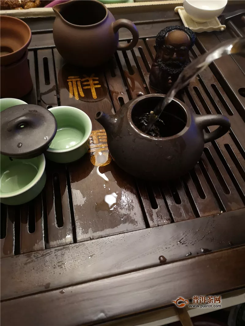 喝不将就的茶，做不将就的人：2018年老爺说不将就贡菊龙珠单条熟茶48克试用报告