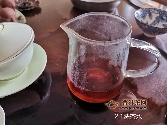 甘甜清爽，汤色如一：2019年洪普号雪藏熟茶