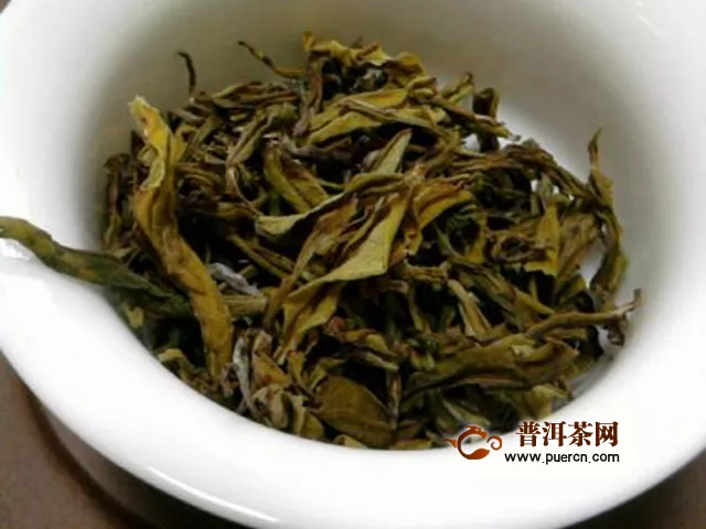 白雞冠巖茶品種的特點(diǎn)