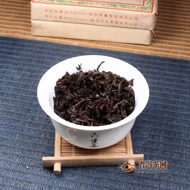 2013年梧州茶厂三鹤六堡茶0327特级砖茶品鉴
