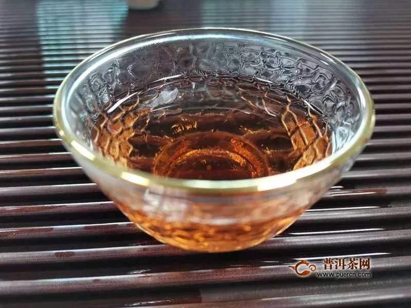 颜美易泡，汤浓味酽：2019年老爷说不将就掰它熟茶60克试用有感