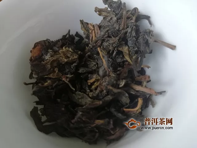 茶底有活性，持久耐泡：2014年下关沱茶绿盒甲级沱茶