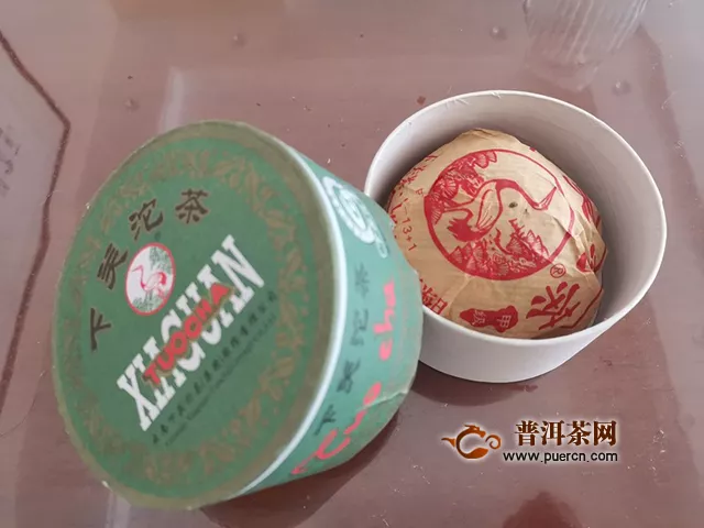 广大茶友不可多得的口粮茶：2014年下关沱茶绿盒甲级沱茶