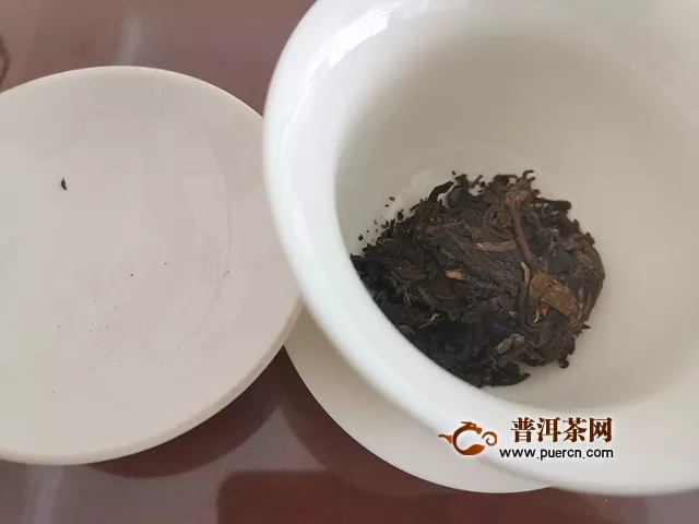 广大茶友不可多得的口粮茶：2014年下关沱茶绿盒甲级沱茶