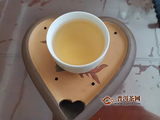 廣大茶友不可多得的口糧茶：2014年下關(guān)沱茶綠盒甲級(jí)沱茶