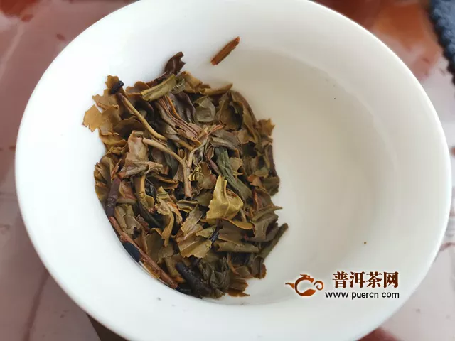 广大茶友不可多得的口粮茶：2014年下关沱茶绿盒甲级沱茶