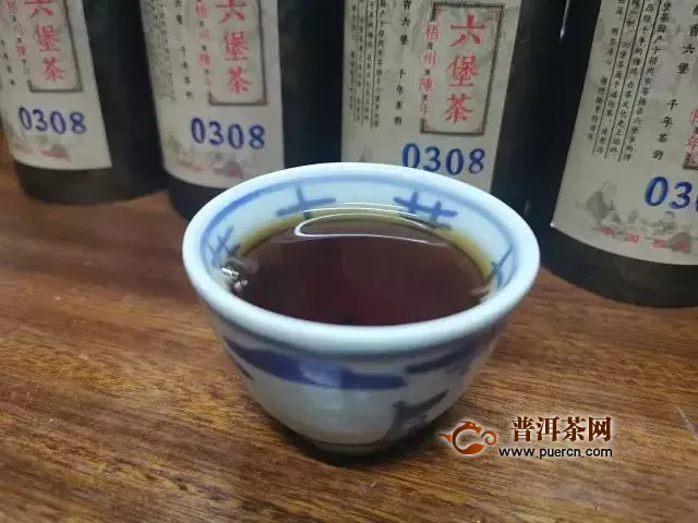 2013年梧州茶厂三鹤六堡茶0308国饮杯一等奖特级盒装品鉴分享