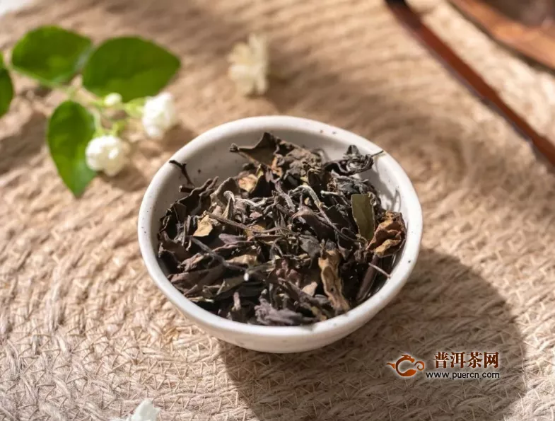 白茶一般多少钱一斤